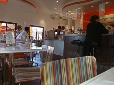 Burger Lounge02