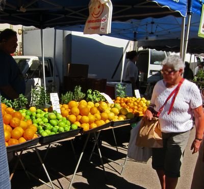 MissionHillFarmerMkt08