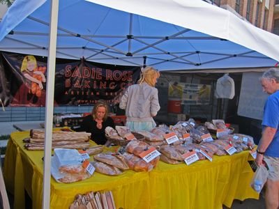 MissionHillFarmerMkt04