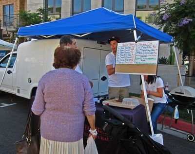 MissionHillFarmerMkt06