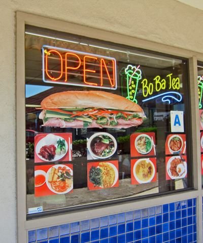 TKMGBanhMi01